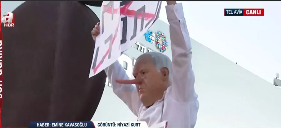 katil-bibiye-tel-aviv-sokaklarinda-agir-tokat-1774715406759.jpg (Fotoğraf: ahaber.com.tr - Ekran görüntüsü)