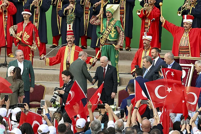 mhp-lideri-devlet-bahceli-ve-bakan-murat-kurumdan-onemli-aciklamalar-turkiyenin-gelecegini-zillet-degil-cumhur-1653840973584.jpg MHP lideri Devlet Bahçeli ve Bakan Murat Kurum'dan önemli açıklamalar | "Türkiye’nin geleceğini zillet değil cumhur tayin edecektir" - 3