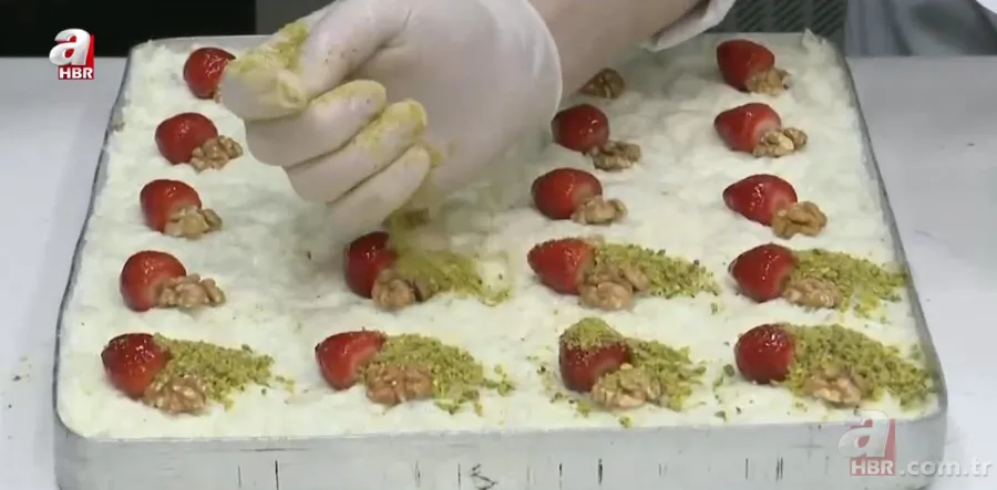 Mükemmel lezzetiyle yöresel tirit yemeği tarifi ve iftar sofrasında günün tatlısı: Sahine 10