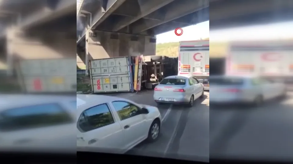 D100’de TIR kaza! Sürücü hayatını kaybetti