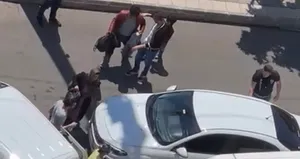 Takibe alınan otomobilden 16 kaçak göçmen çıktı