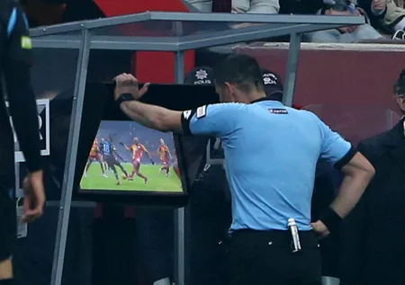 Olay hakem Ümit Öztürk'ten penaltı pozisyonu yorumu