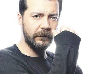 Ünlü oyuncuya ‘öpme’ dayağı