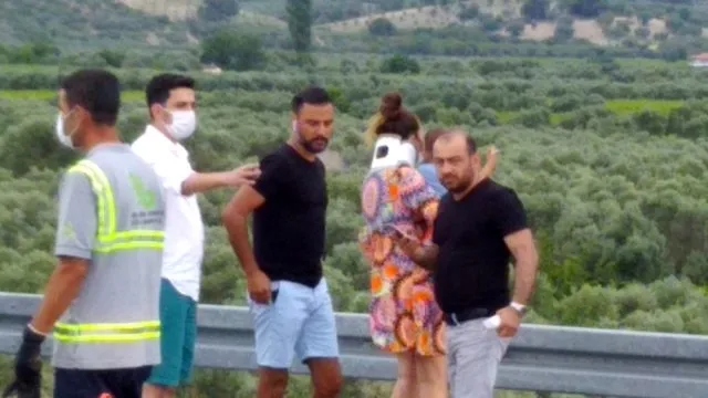 son-dakika-alisan-kaza-yapti-esi-ve-oglunun-da-icinde-bulundugu-cip-30-metre-suruklendi-1593003553884.jpg Son dakika: Alişan kaza yaptı! Eşi ve oğlunun da içinde bulunduğu cip 30 metre sürüklendi! - 4