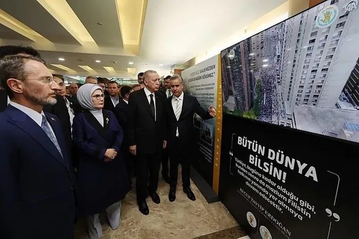 Başkan Erdoğan Kızılcahamam kampında İsrail’in zulmünü anlatan Filistin sergisini gezdi