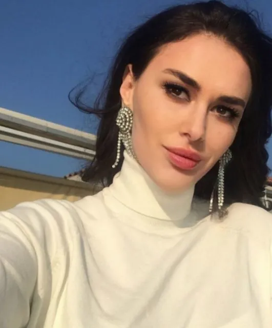 Kısa süre önce hem annesi hem de babasını kaybeden Ayşe Hatun Önal ortadan kayboldu! Haber alınamıyor