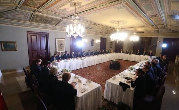 Bakan Albayrak'tan kritik görüşme - 1