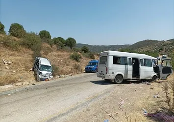 Aydın'da minibüs ile hafif ticari araç çarpıştı: 3'ü ağır 8 kişi yaralandı