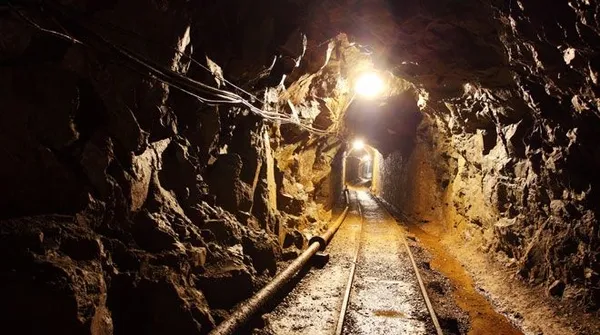 azerbaycandaki-uc-maden-yatagini-turk-sirketler-isletecek-ilham-aliyev-duyurdu-1622321118673.jpg Azerbaycan'daki üç maden yatağını Türk şirketler işletecek! İlham Aliyev duyurdu - 1