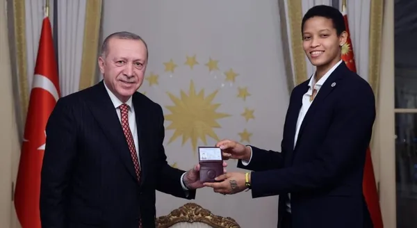 Melissa Vargas’ın bilinmeyen hayat hikayesi! Türkiye Cumhuriyeti vatandaşı nasıl oldu? Başkan Erdoğan detayı dikkat çekti | Sırbistan’a yüzyılın çalımı