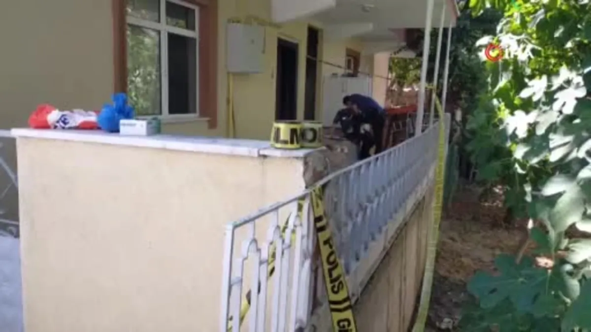 İşe gitmeyince evine gelen arkadaşları tarafından ölü bulundu