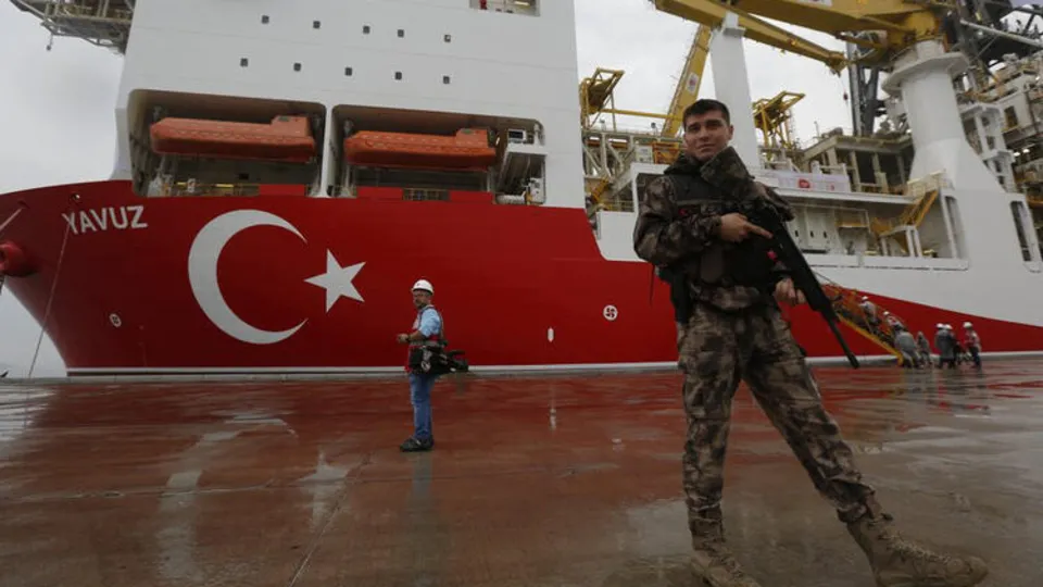 Şov bitti Yunan medyasında panik başladı! Türkler geliyor