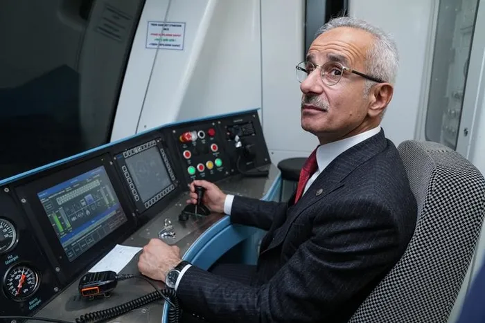 Mega hizmet! Arnavutköy-İstanbul Havalimanı Metro Hattı’nda seferler bugün başlıyor | 31 Mart’a kadar ücretsiz...