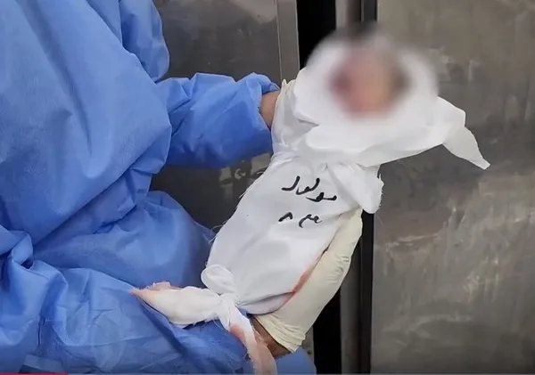 Katil İsrail hamile anne ve iki kızını şehit etti! - 1