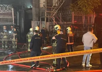 Ankara’da oto tamir dükkanında yangın! Araçlar hasar gördü