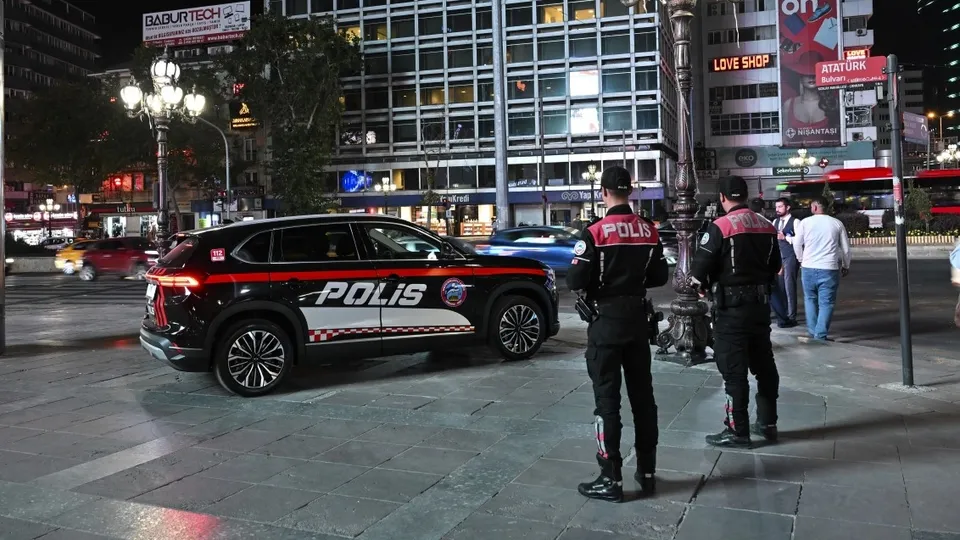 Togg Ankara'da devriyede! Yunuslar'a çok yakıştı