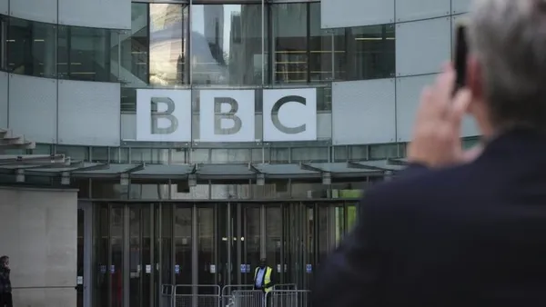 bbcnin-gazzedeki-olaylara-yaklasimi-nedeniyle-calisanlarinin-is-yerlerinde-agladigi-iddiasi-1698356854261.jpg BBC çalışanları kurumdan oldukça rahatsız! Gazze'deki ölümler nedeniyle çalışanlar ağlıyor... - 2