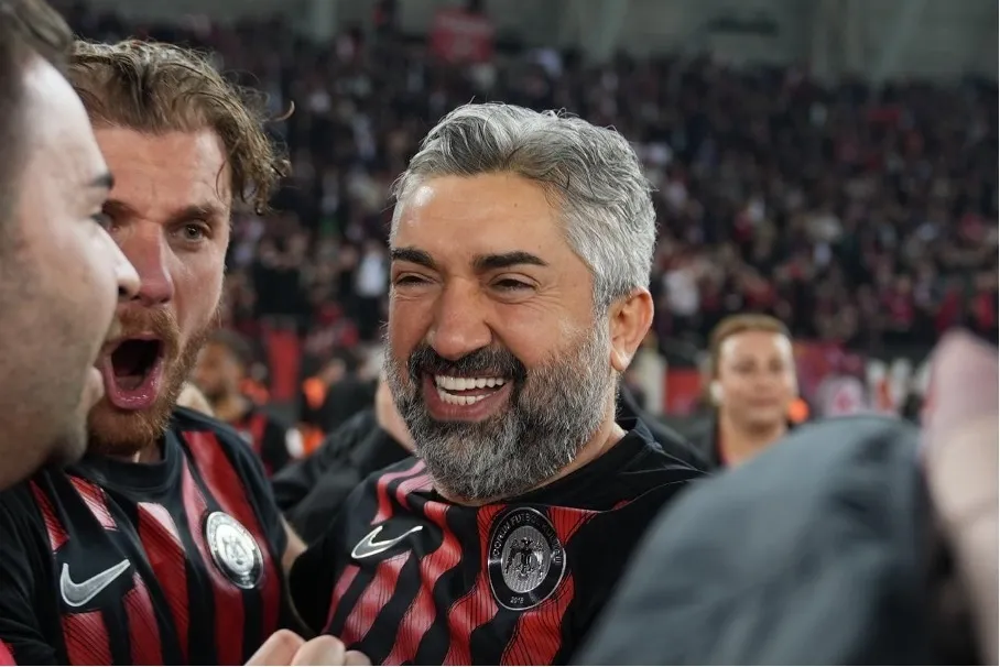 bir-sehrin-ruyasi-corum-fk-super-lige-yuruyor-1779259434825.jpg Bir şehrin rüyası: Çorum FK Süper Lig’e yürüyor - 3