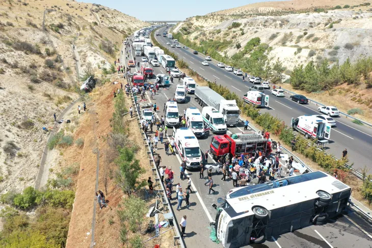 Gaziantep'te 15 kişinin öldüğü kazanın sebebi aşırı hız! 307 metre fren yapmış, takometre 130'da takılı kalmış