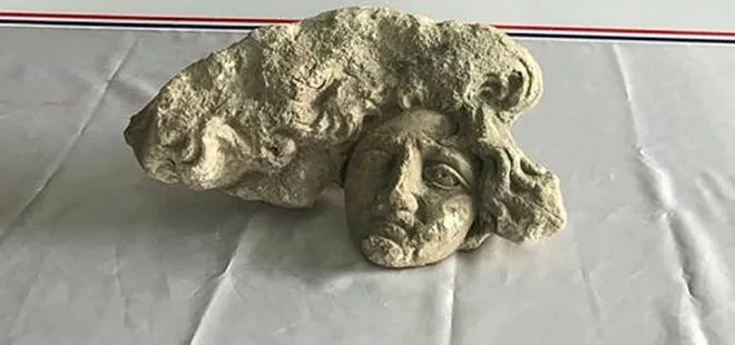 Isparta’da tarihi eser operasyonunda Medusa başı heykeli ele geçirildi