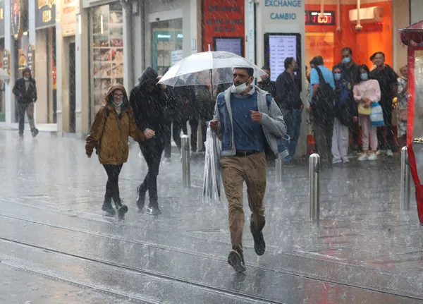 bugun-hava-nasil-olacak-1-ekim-istanbul-izmir-ankara-hava-durumu-yola-cikacaklar-dikkat-meteoroloji-uyardi-hazirliksiz-yakalanmayin-1633059897246.jpg Bugün hava nasıl olacak? 1 Ekim İstanbul, İzmir, Ankara hava durumu: Yola çıkacaklar dikkat! Meteoroloji uyardı: Hazırlıksız yakalanmayın - 2