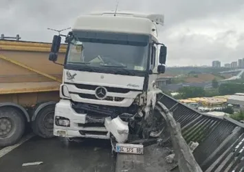 Son dakika: TEM'deki kaza trafiği kilitledi
