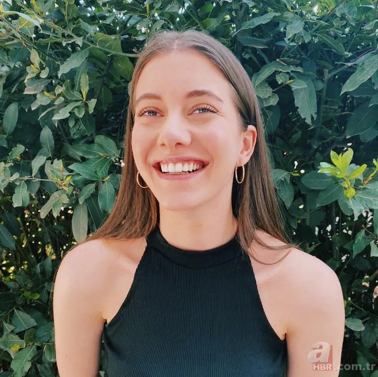 Mehmet Ali Erbil'in kızı Yasmin Erbil Survivor Yiğit Poyraz'ı paylaştı! Sevgilisiyle 14 Şubat öncesi... 9