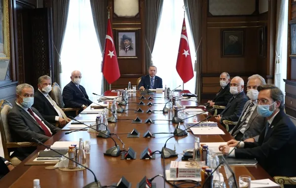 Son dakika: Cumhurbaşkanlığı Yüksek İstişare Kurulu Başkan Erdoğan başkanlığında toplandı