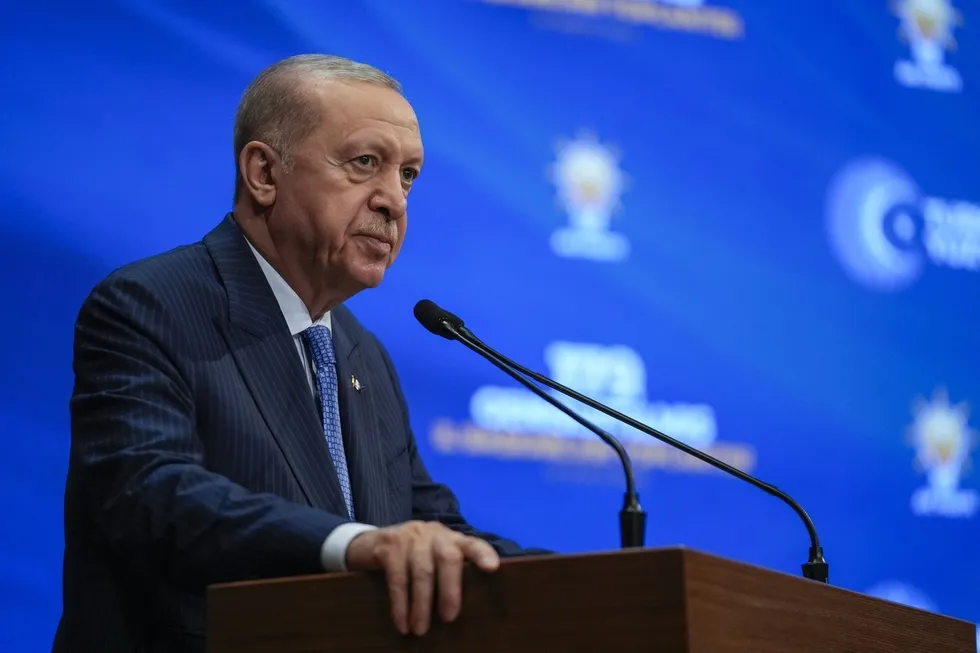 burcu-koksal-resmen-ak-partiye-gecti-baskan-erdogan-turkiye-merkezli-dusunenlere-kapimiz-acik-1778595839984.jpeg Burcu Köksal resmen AK Parti'ye geçti! Başkan Erdoğan: Türkiye merkezli düşünenlere kapımız açık - 2