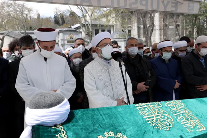 Son dakika: Bediüzzaman Said Nursi'nin talebelerinden Hüsnü Bayramoğlu son yolculuğuna uğurlandı - 5