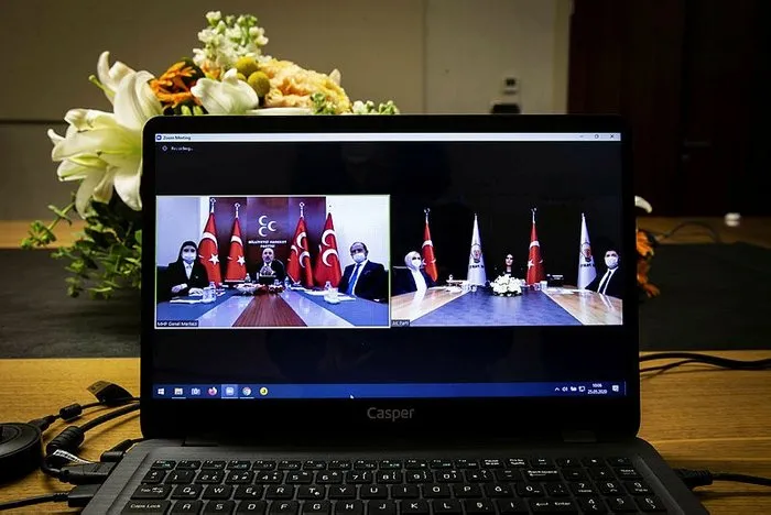 https://iaahbr.tmgrup.com.tr/e5d80a/0/0/0/0/800/535?u=https://iahbr.tmgrup.com.tr/2020/05/25/turk-siyasetinde-bir-ilk-ak-parti-chp-ve-mhp-ile-video-konferans-araciligiyla-bayramlasti-1590401407722.jpg&mw=700 https://iaahbr.tmgrup.com.tr/e5d80a/0/0/0/0/800/535?u=https://iahbr.tmgrup.com.tr/2020/05/25/turk-siyasetinde-bir-ilk-ak-parti-chp-ve-mhp-ile-video-konferans-araciligiyla-bayramlasti-1590401407722.jpg&mw=700