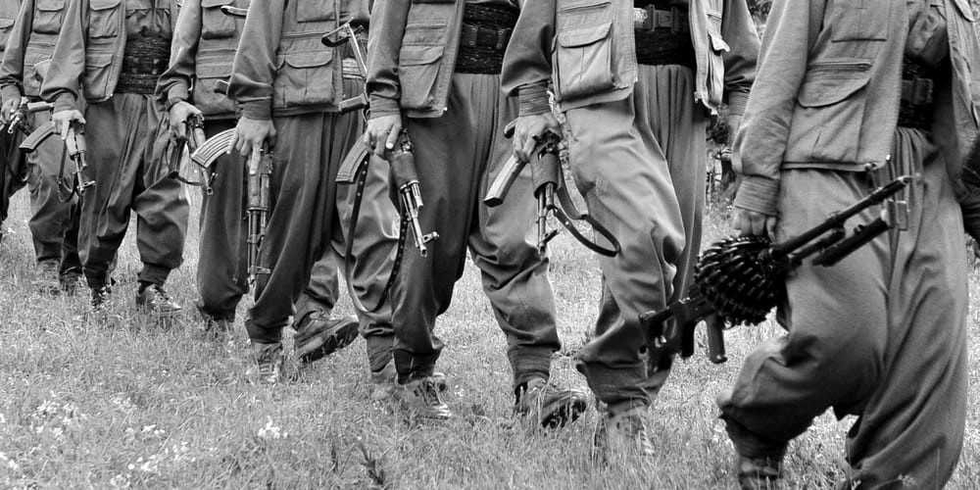 1785742577828.jpeg Düzenleme kapsamında suça karışmayan örgüt üyeleri için 3 yıl denetimli serbestlik uygulanması öngörülüyor. (ahaber.com.tr)