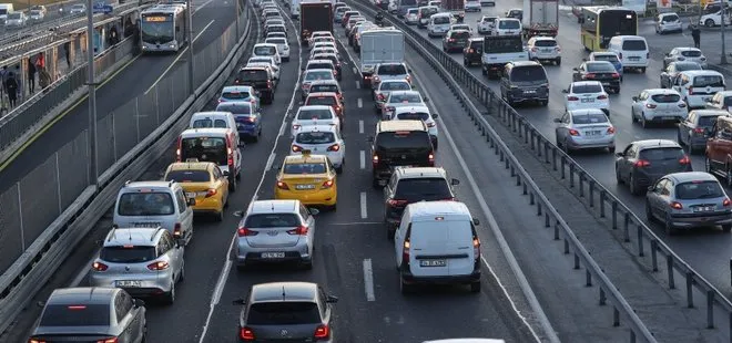 Son dakika: 56 saatlik kısıtlama sonrası İstanbul’da trafik yoğunluğu