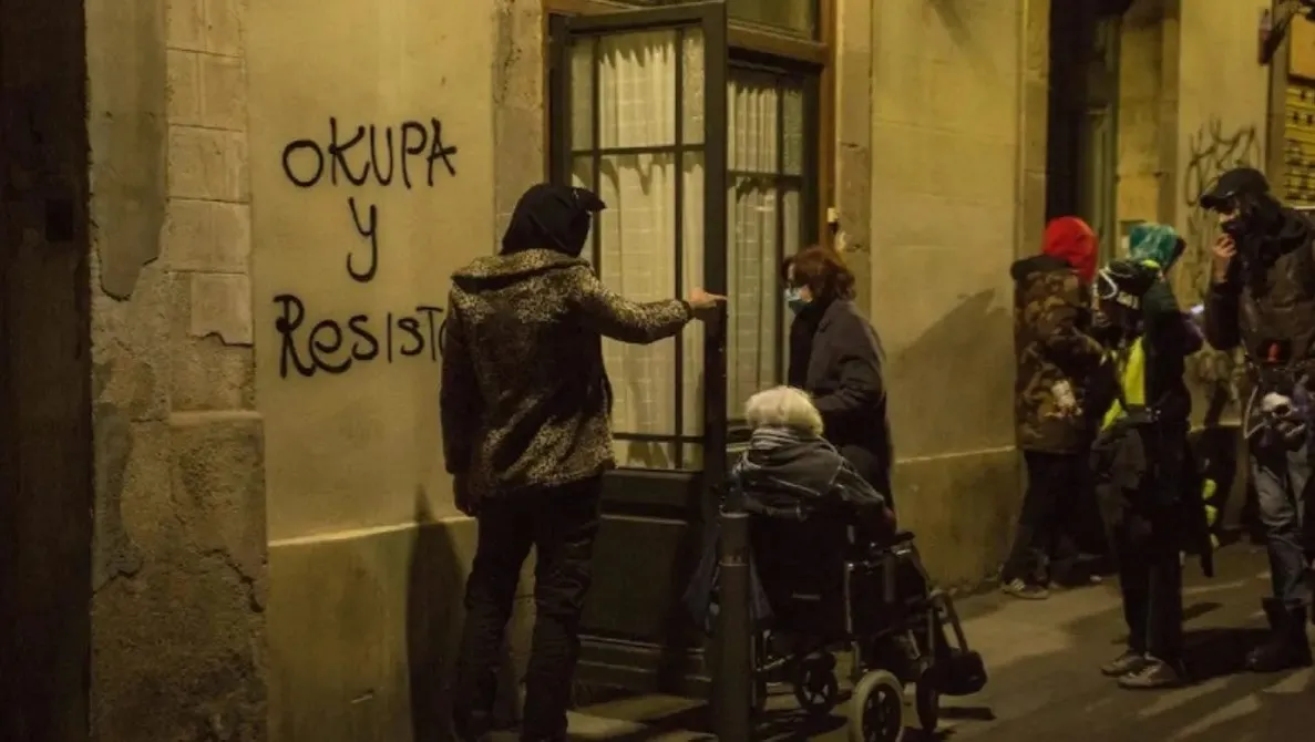 Avrupa’da "okupa" kabusu: Mülk sahipleri kendi evlerine hasret kaldı! - 3