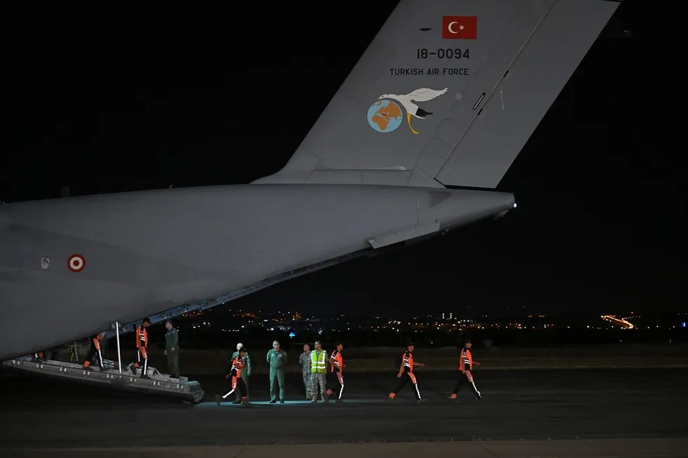 s-400ler-satilacak-mi-msbden-aciklama-geldi-calismalar-suruyor-1784193106698.jpeg S-400'lerin üçüncü ülkeye devri! MSB'den açıklama geldi: Çalışmalar sürüyor - 4
