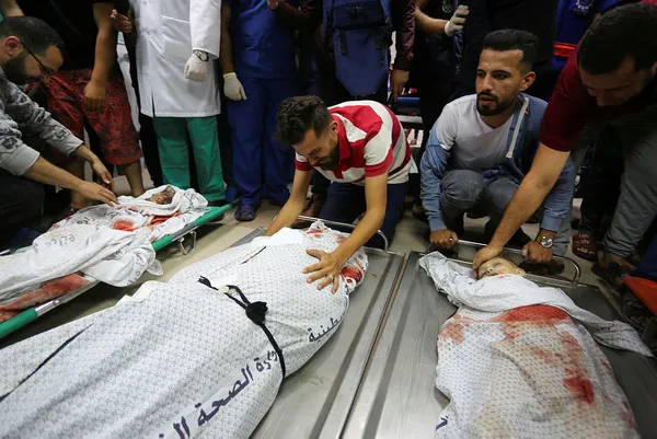 israil-katliama-devam-ediyor-gazzede-sehit-sayisi-giderek-artiyor-1621179430836.jpg İsrail katliama devam ediyor! Gazze'de şehit sayısı giderek artıyor! - 4