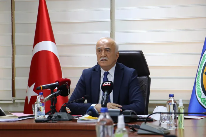 Vakıflar Genel Müdürü Burhan Ersoy’dan CHP’li Ekrem İmamoğlu’na belgeli ’Gezi Parkı’ cevabı