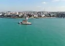 Gören telefona sarılıyor