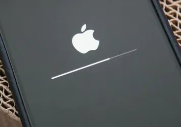iPhone'ları donduran mesaj