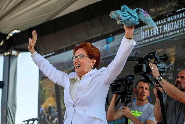 chpde-aksener-yasagi-iyi-parti-liderinin-aciklamalarina-yanit-verilmemesi-istendi-1693307342197.jpg CHP'de 'Akşener' yasağı! İYİ Parti liderinin açıklamalarına yanıt verilmemesi istendi - 9