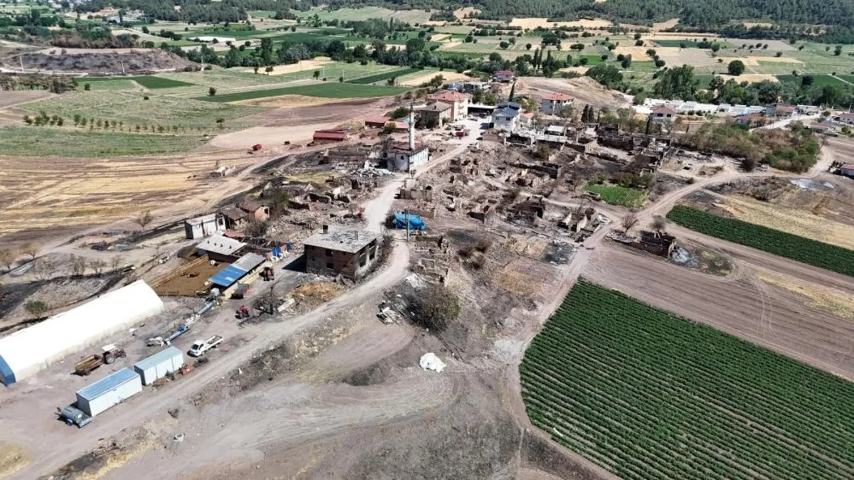 Köy kül oldu caminin içi sağlam kaldı