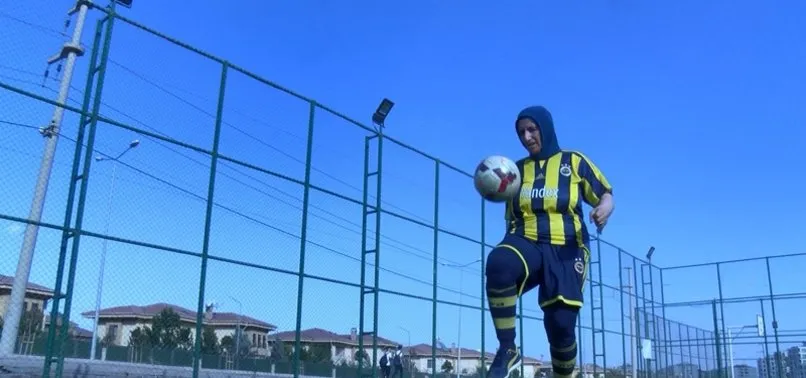 53 yaşındaki Azize 39 yıllık hayali için diploma aldı