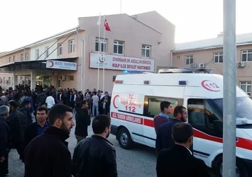 Diyarbakır'da hain saldırı: 1 şehit, 3 yaralı