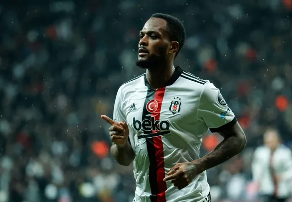 Larin’den Beşiktaş’a veda paylaşımı: Desteğiniz için minnettarım