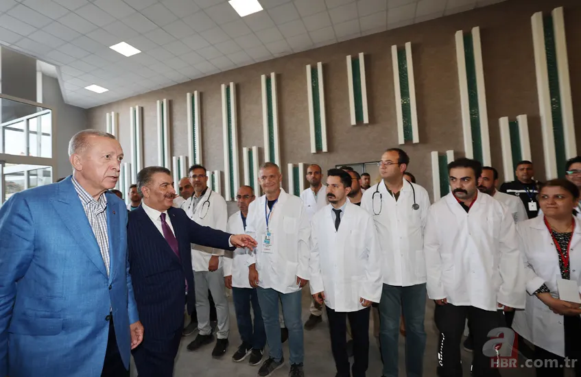 Başkan Erdoğan'dan depremzedeleri hedef alan muhaliflere fotoğraflı mesaj! "İnsanlık Merhamet Üzerine Kuruludur” 5