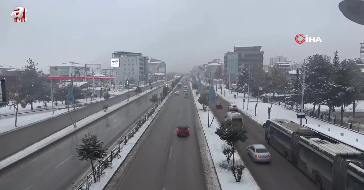 Malatya'da kar yağışı etkili oluyor