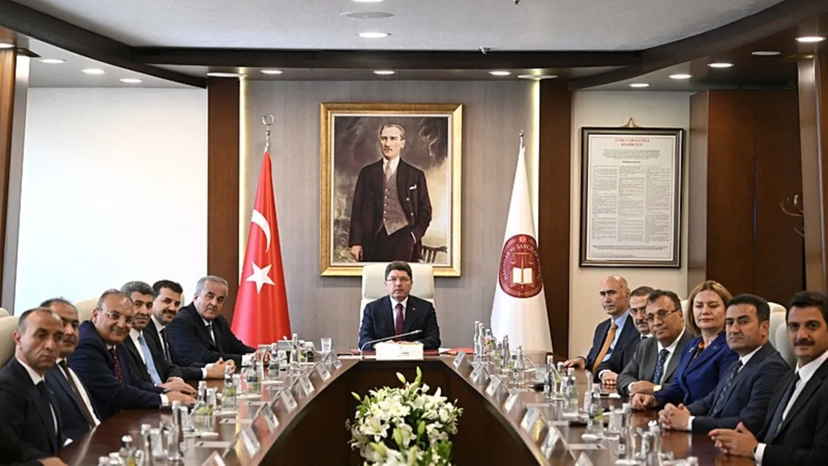 HSK'dan yeni üyeleriyle ilk toplantı! Bakan Tunç'tan net mesaj: Yeni dönemde çok önemli çalışmalara imza atacağız