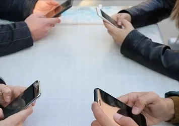 Gençlere vergisiz cep telefonu-tablet-bilgisayar | Bakan Uraloğlu'ndan flaş açıklama