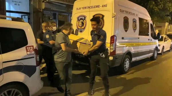 1657147504857.jpg Annesini boğazını ekmek bıçağıyla keserek öldürdü! İstanbul'da vahşet - 3