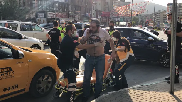 bursada-taksi-soforu-bicakli-saldiriya-ugradi-1632057909892.jpg Bursa’da taksi şoförü bıçaklı saldırıya uğradı! - 4